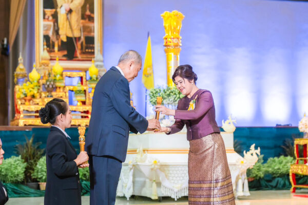 Read more about the article กรรมการผู้จัดการดอนแก้ว  วิลเลจ รับรางวัลเสาอโศกผู้นำศีลธรรมปี  2569   บุคคลต้นแบบทางพุทธศาสนา